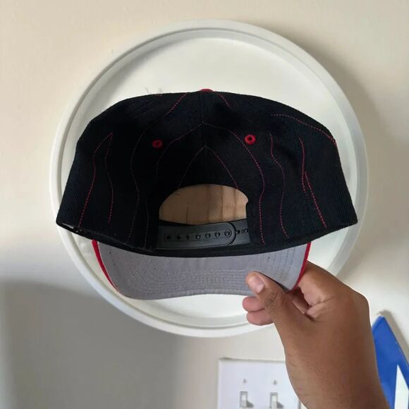 Vintage New York Yankees MLB NY Black Red Pinstripe Snapback Hat - Picture 4 of 7